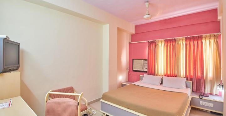 ראג'קוט Hotel Aditya מראה חיצוני תמונה
