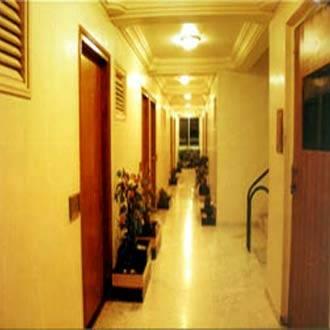 ראג'קוט Hotel Aditya מראה חיצוני תמונה